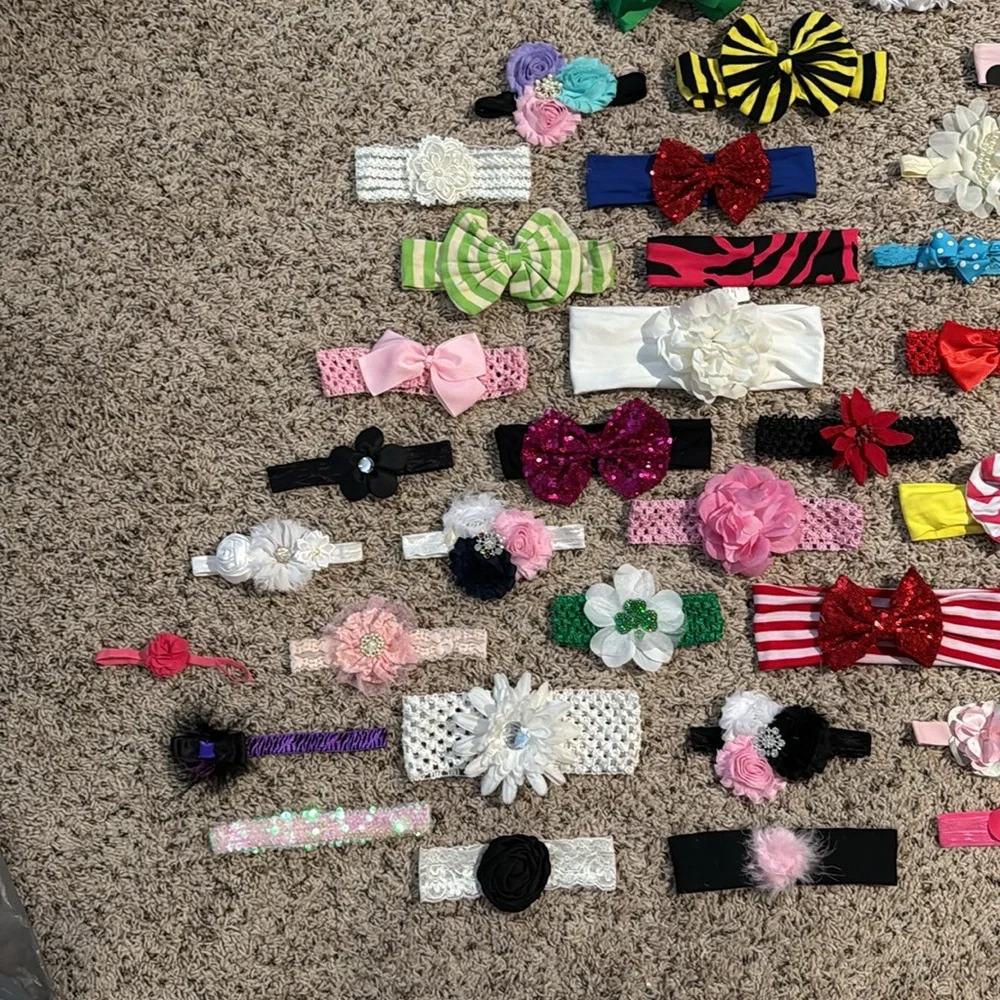 Lot/bundle of baby/girls headbands I believe I counted 48 large variety